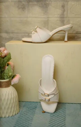 BRUNELLE- WHITE STILLETO HEELS